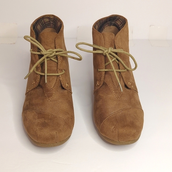 Forever Tan Suede Wedge Shoes 2.5 Inch- Women's Size 7.5 Brown Casual Work - Picture 2 of 9